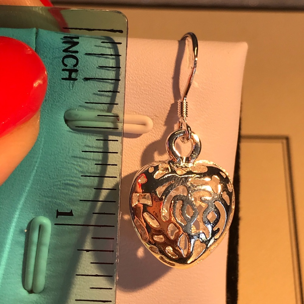 🌟 Silver Heart Drop Earrings - Picture 4 of 5